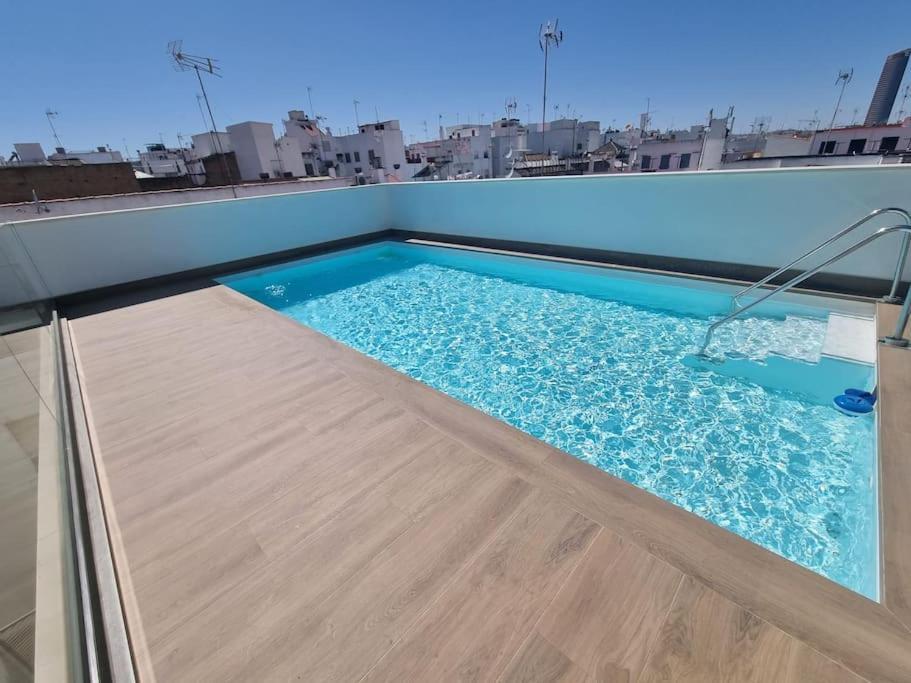 Luxury In Center *
